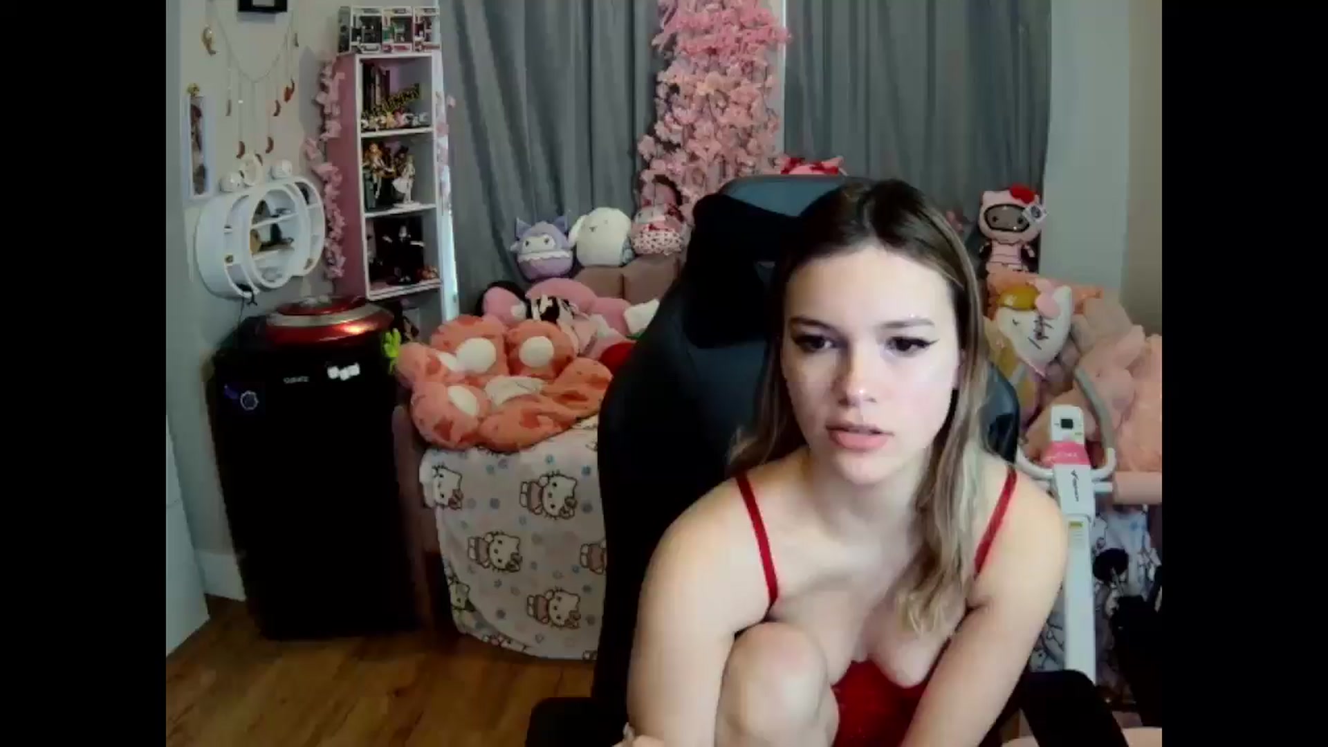 Gallery image thumbnail from Lil__Bunny's myfreecams stream on, 03/11/2025, 13:12 image 2 of 20