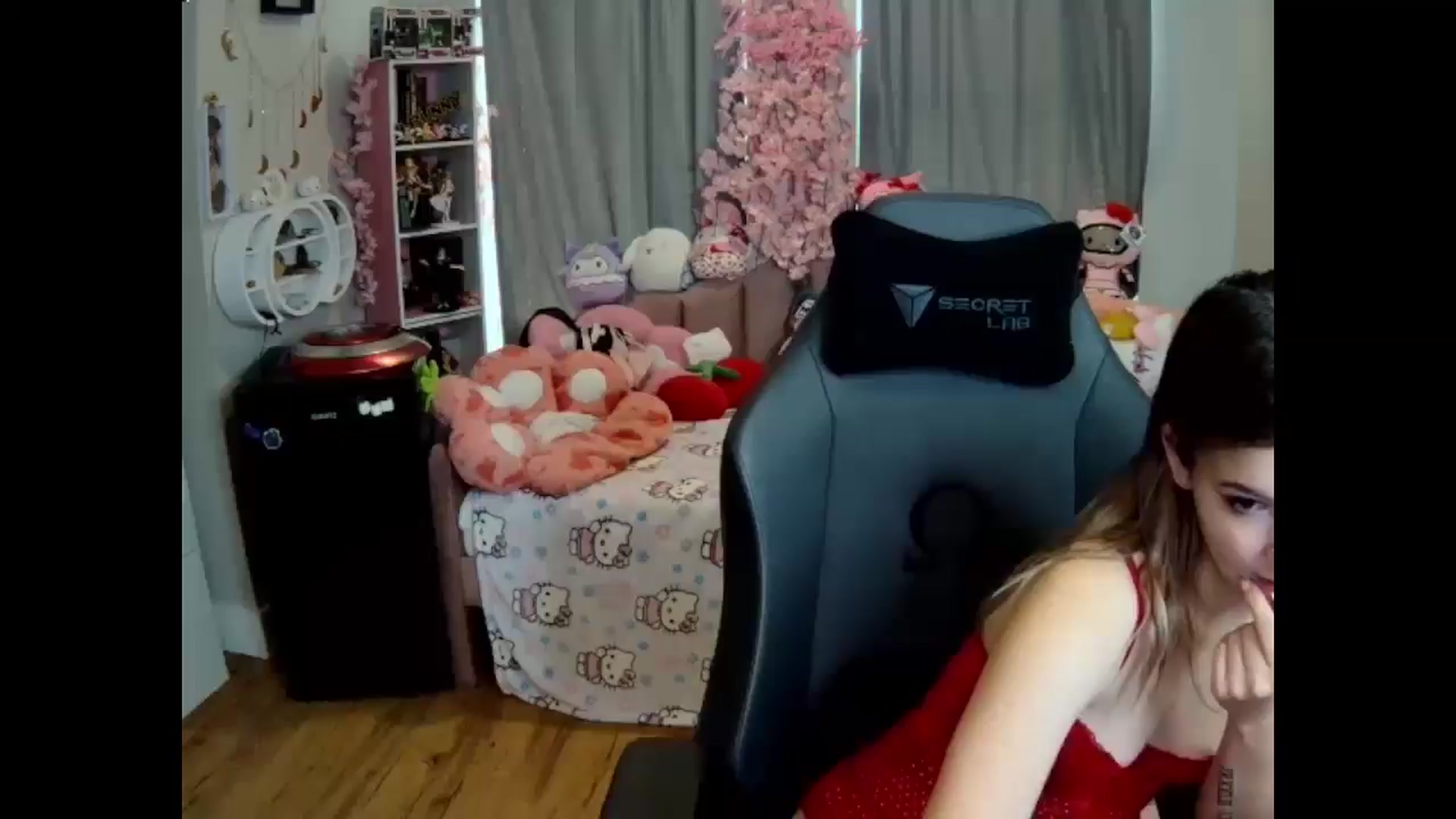 Gallery image thumbnail from Lil__Bunny's myfreecams stream on, 03/11/2025, 13:12 image 18 of 20