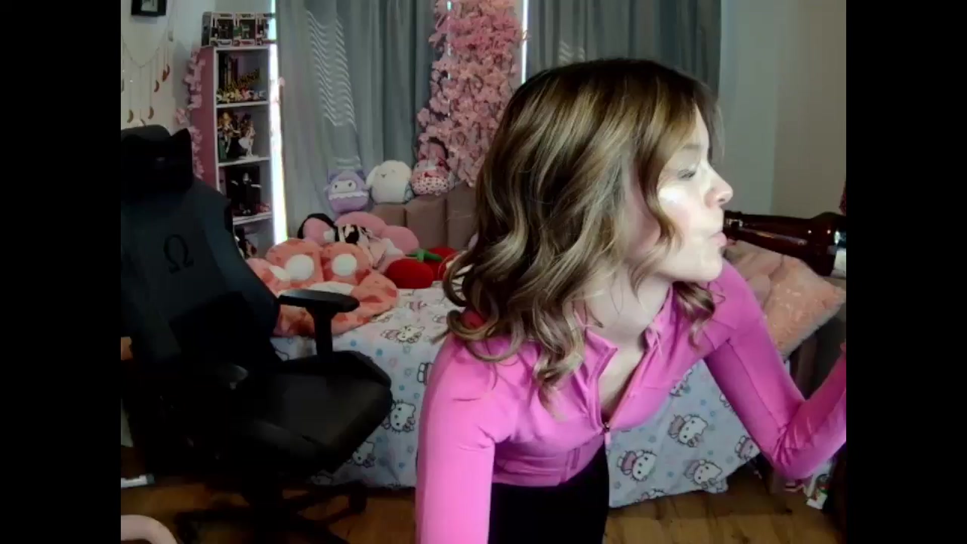 Gallery image thumbnail from Lil__Bunny's myfreecams stream on, 03/11/2025, 18:22 image 5 of 20