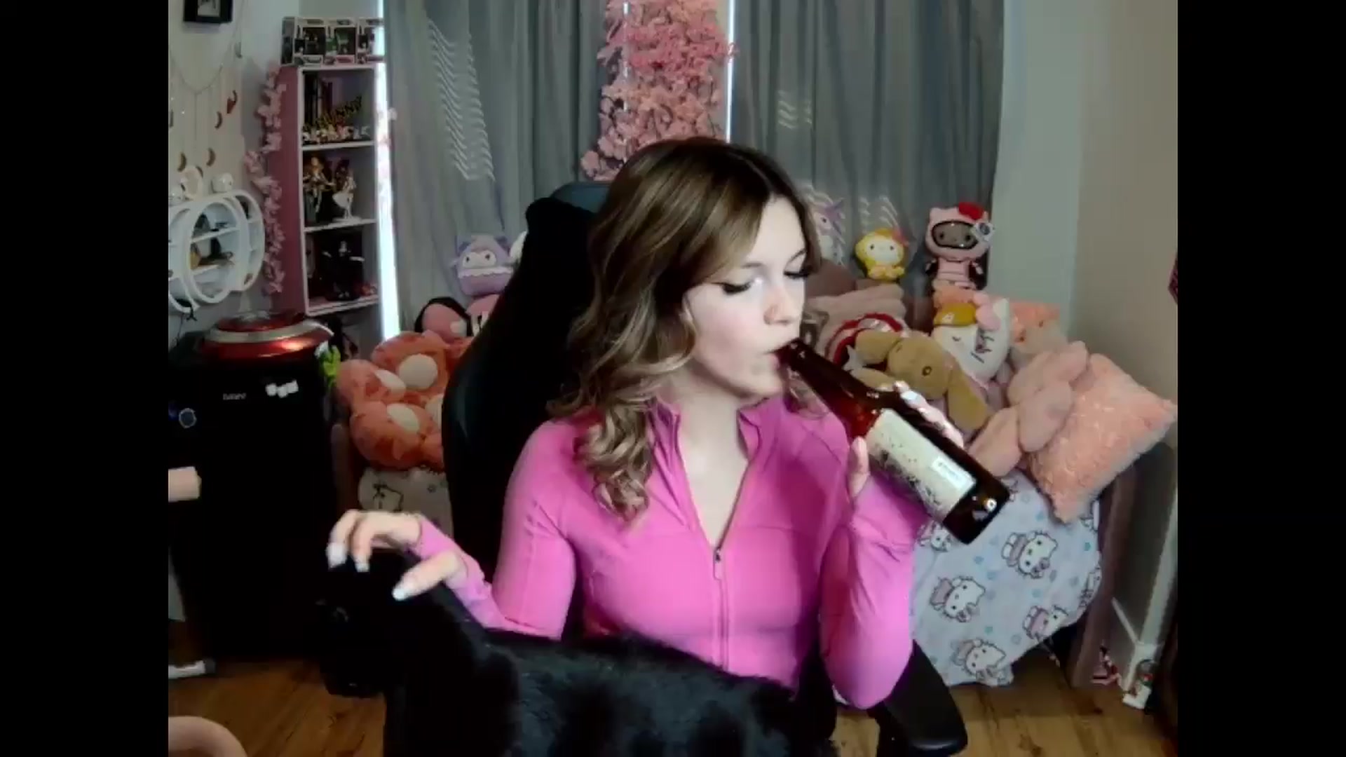 Gallery image thumbnail from Lil__Bunny's myfreecams stream on, 03/11/2025, 18:22 image 8 of 20