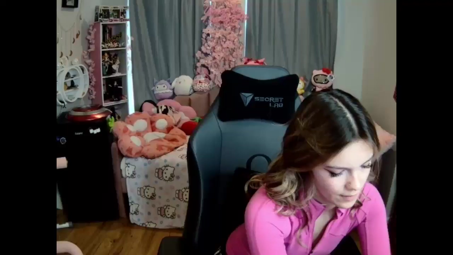 Gallery image thumbnail from Lil__Bunny's myfreecams stream on, 03/11/2025, 18:22 image 18 of 20