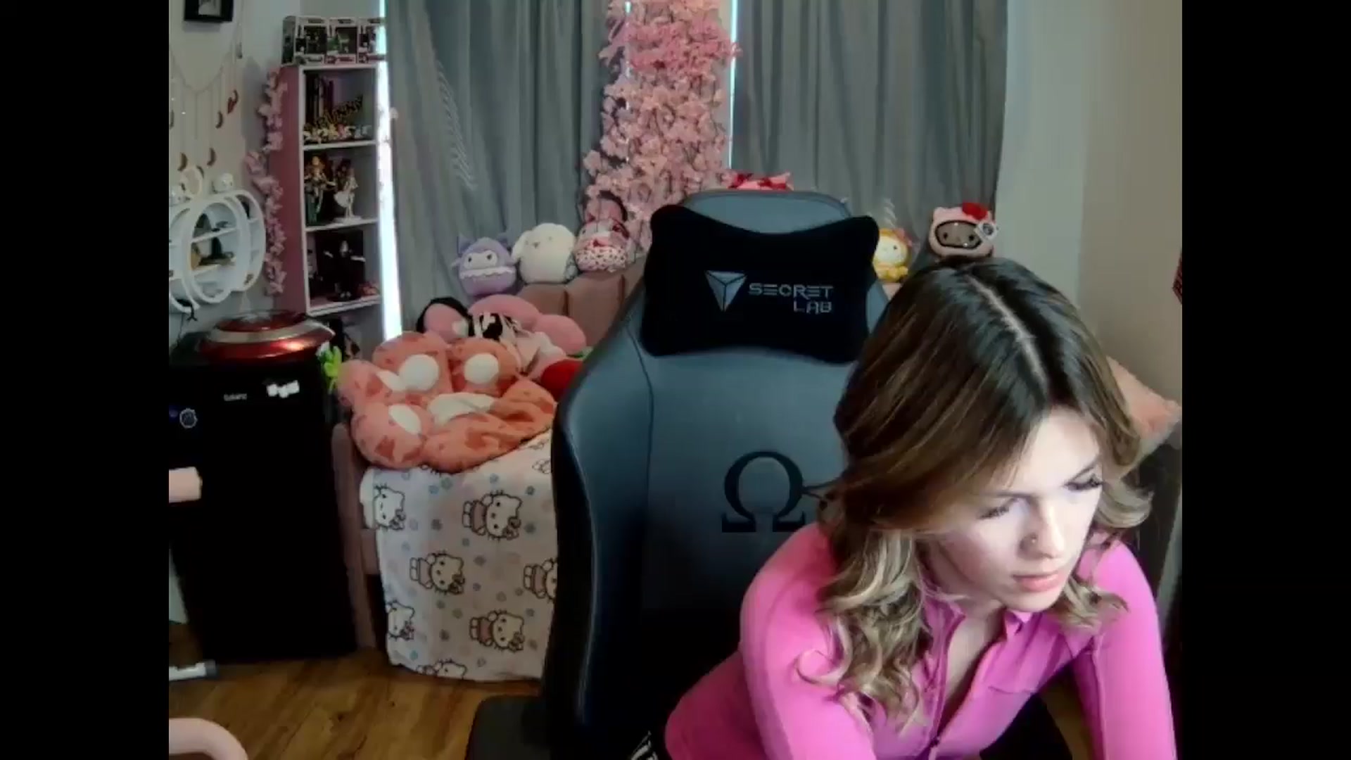 Gallery image thumbnail from Lil__Bunny's myfreecams stream on, 03/11/2025, 18:22 image 13 of 20