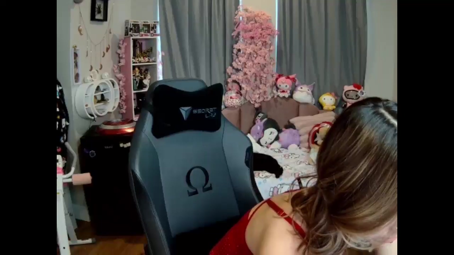 Gallery image thumbnail from Lil__Bunny's myfreecams stream on, 03/11/2025, 19:15 image 19 of 20
