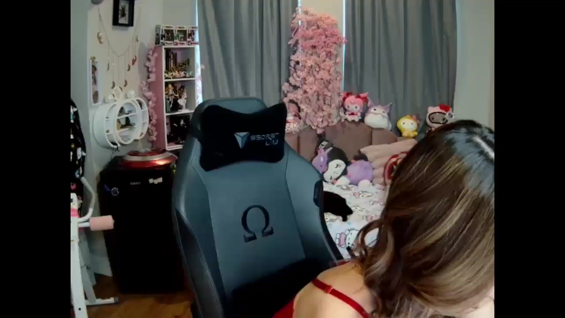 Gallery image thumbnail from Lil__Bunny's myfreecams stream on, 03/11/2025, 19:15 image 11 of 20