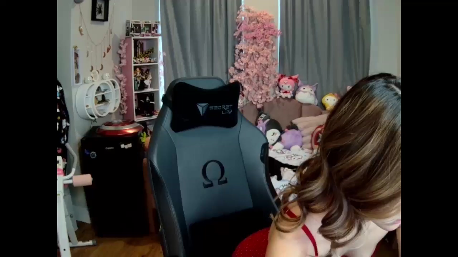 Gallery image thumbnail from Lil__Bunny's myfreecams stream on, 03/11/2025, 19:15 image 4 of 20