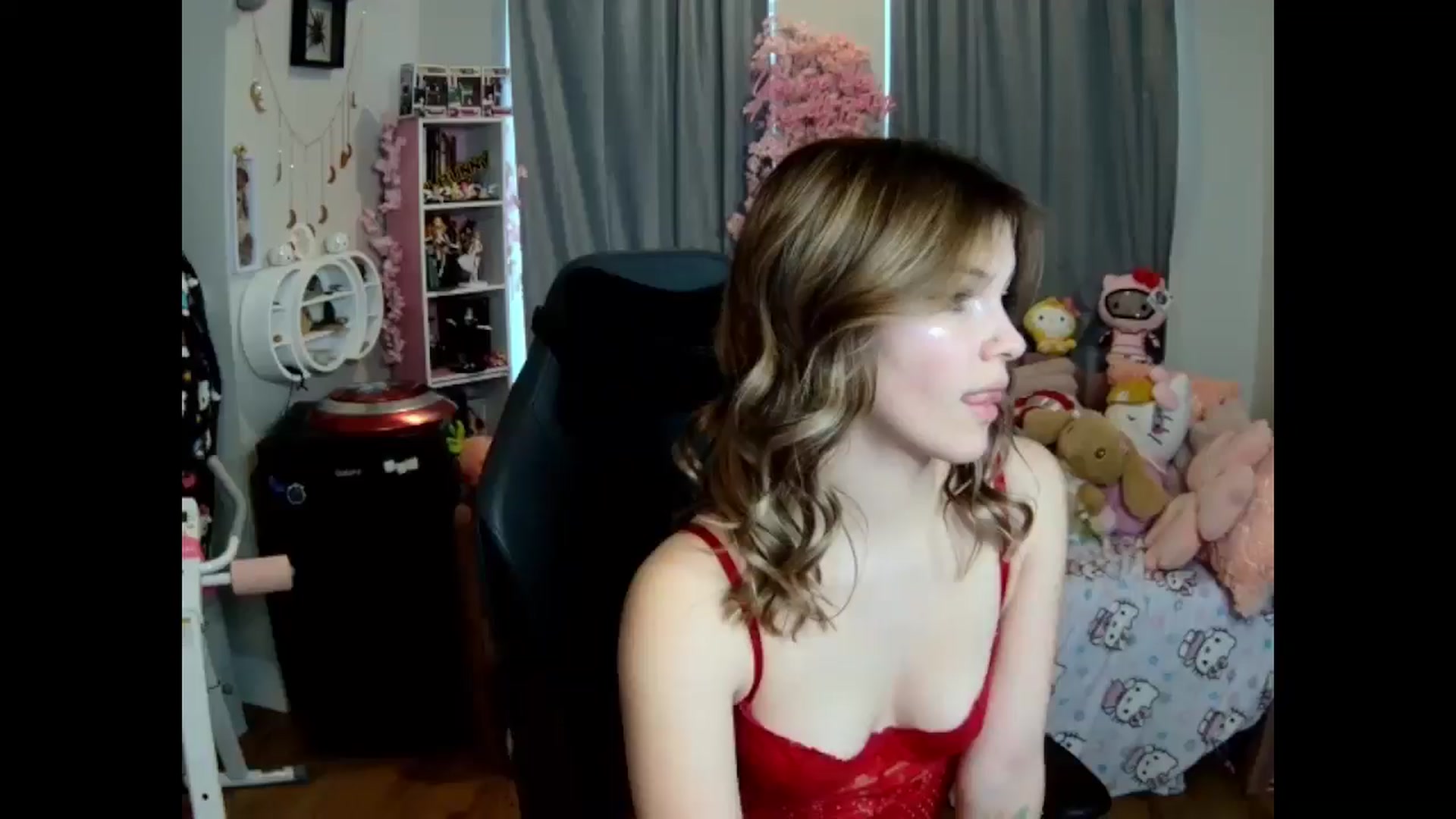 Gallery image thumbnail from Lil__Bunny's myfreecams stream on, 03/11/2025, 19:15 image 8 of 20