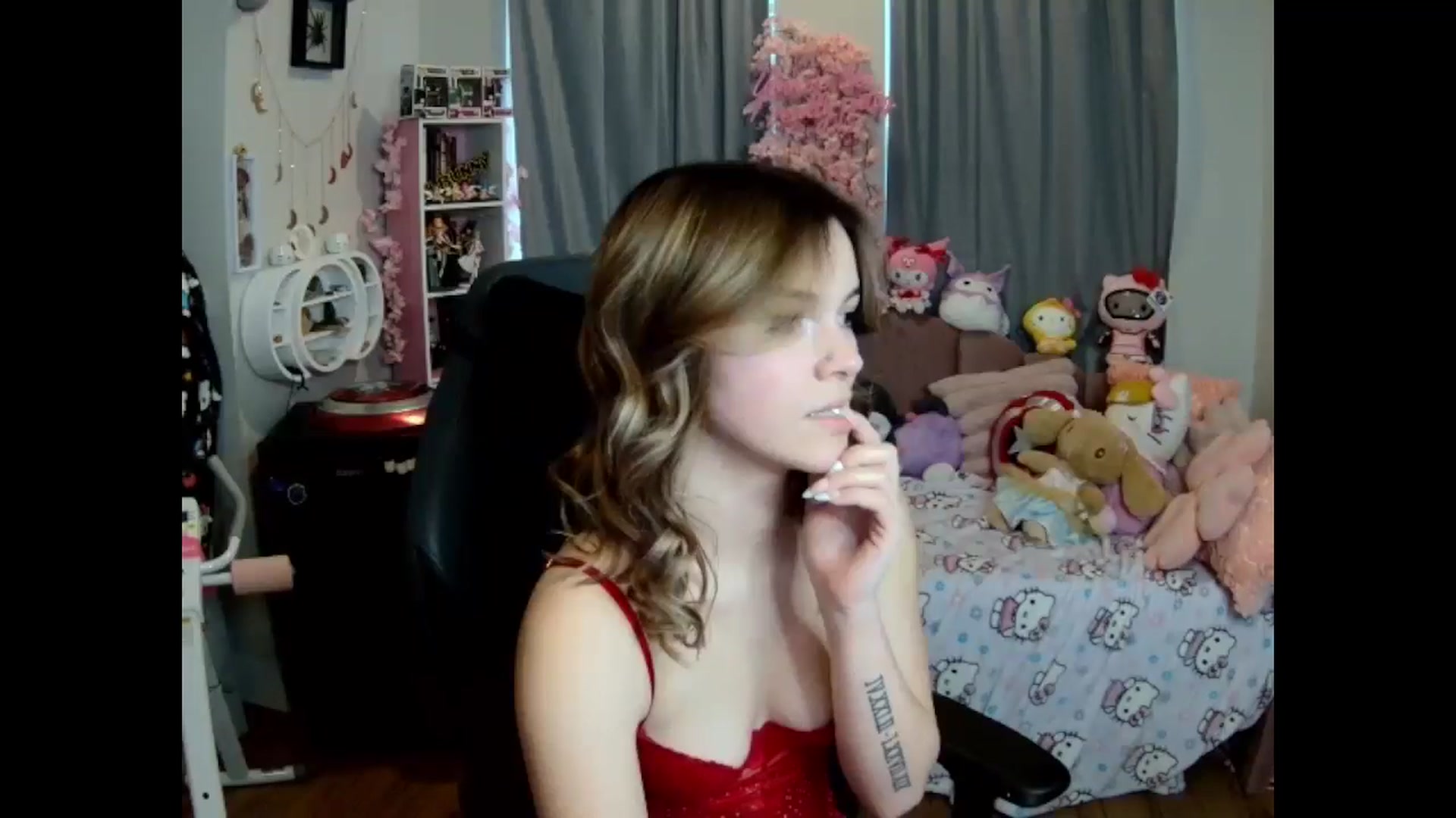Gallery image thumbnail from Lil__Bunny's myfreecams stream on, 03/11/2025, 19:15 image 20 of 20