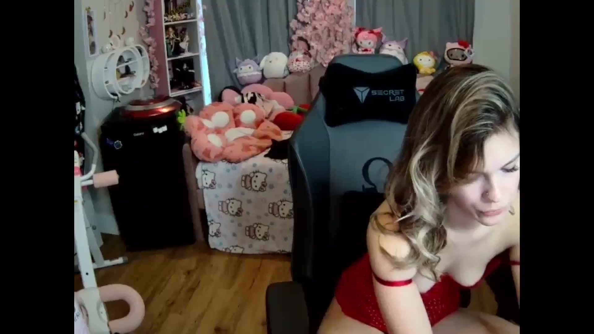 Gallery image thumbnail from Lil__Bunny's myfreecams stream on, 03/11/2025, 21:28 image 2 of 20