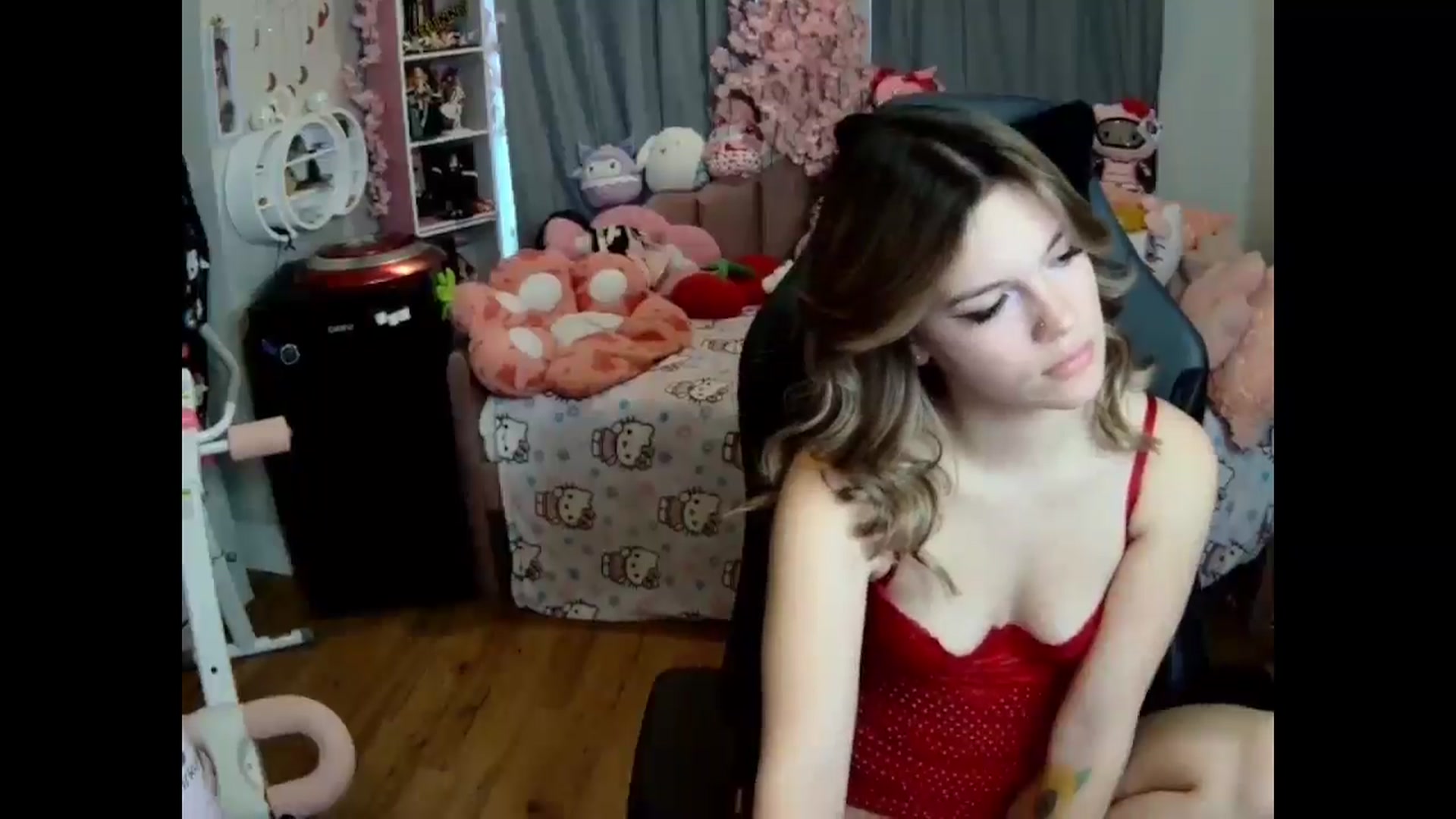 Gallery image thumbnail from Lil__Bunny's myfreecams stream on, 03/11/2025, 21:28 image 14 of 20