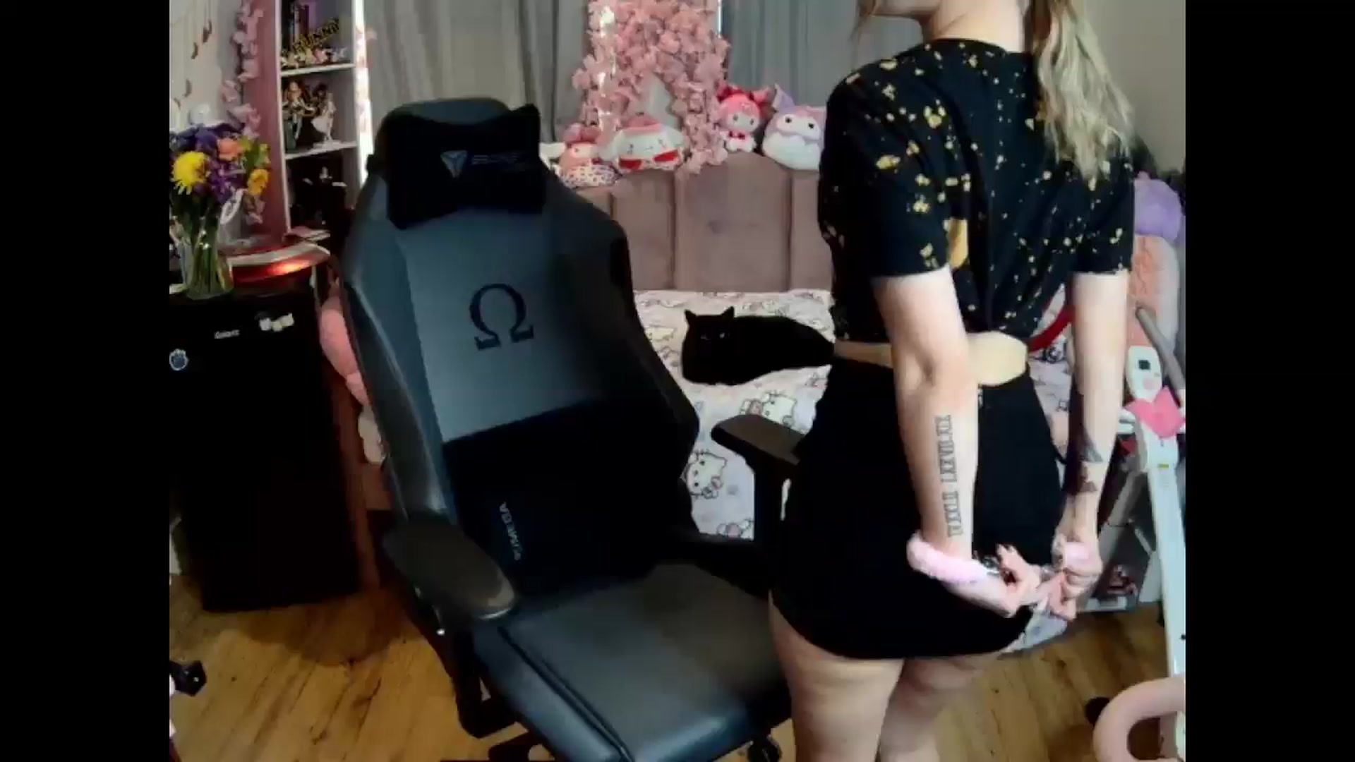 Gallery image thumbnail from Lil__Bunny's myfreecams stream on, 03/18/2025, 13:07 image 5 of 20