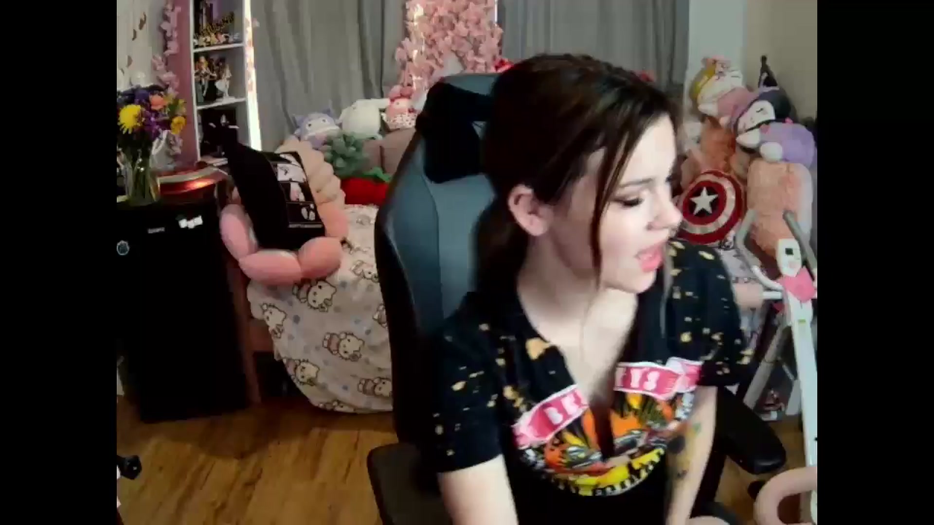 Gallery image thumbnail from Lil__Bunny's myfreecams stream on, 03/18/2025, 13:07 image 3 of 20
