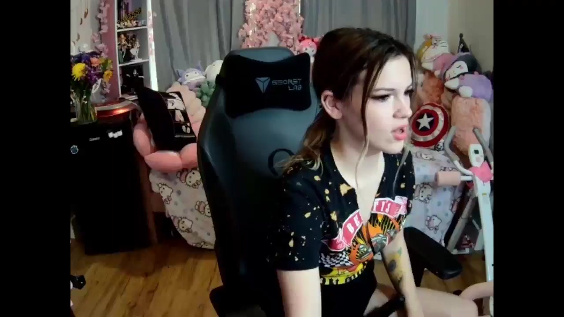 Gallery image thumbnail from Lil__Bunny's myfreecams stream on, 03/18/2025, 13:07 image 2 of 20