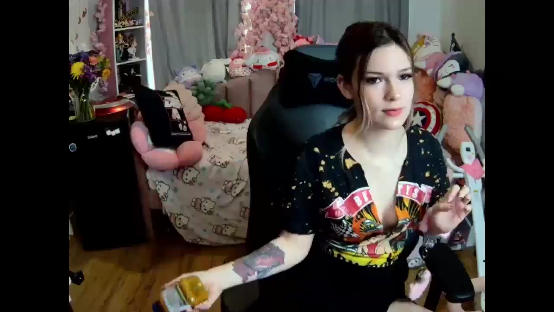 Gallery image thumbnail from Lil__Bunny's myfreecams stream on, 03/18/2025, 13:07 image 9 of 20