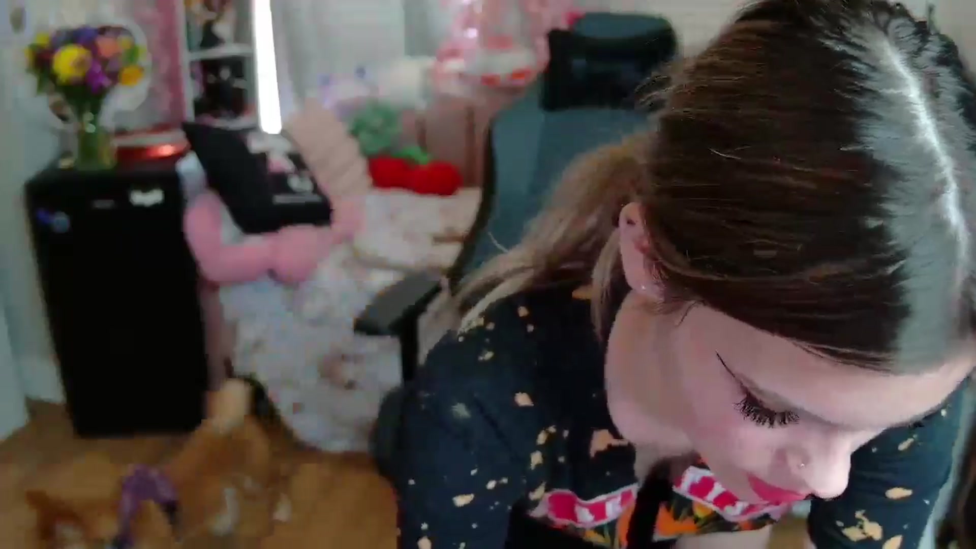 Gallery image thumbnail from Lil__Bunny's myfreecams stream on, 03/18/2025, 14:58 image 17 of 20