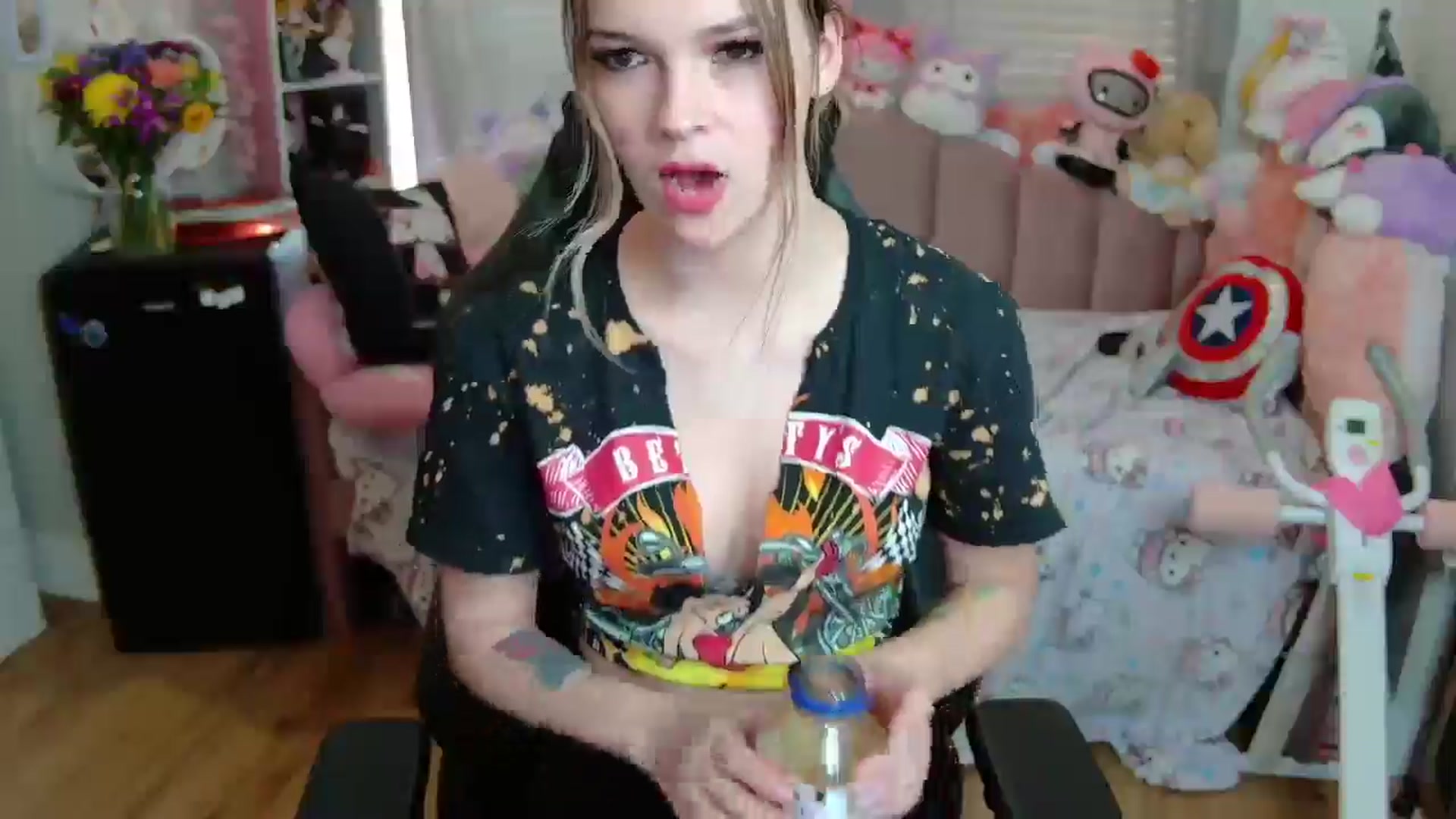 Gallery image thumbnail from Lil__Bunny's myfreecams stream on, 03/18/2025, 14:58 image 8 of 20
