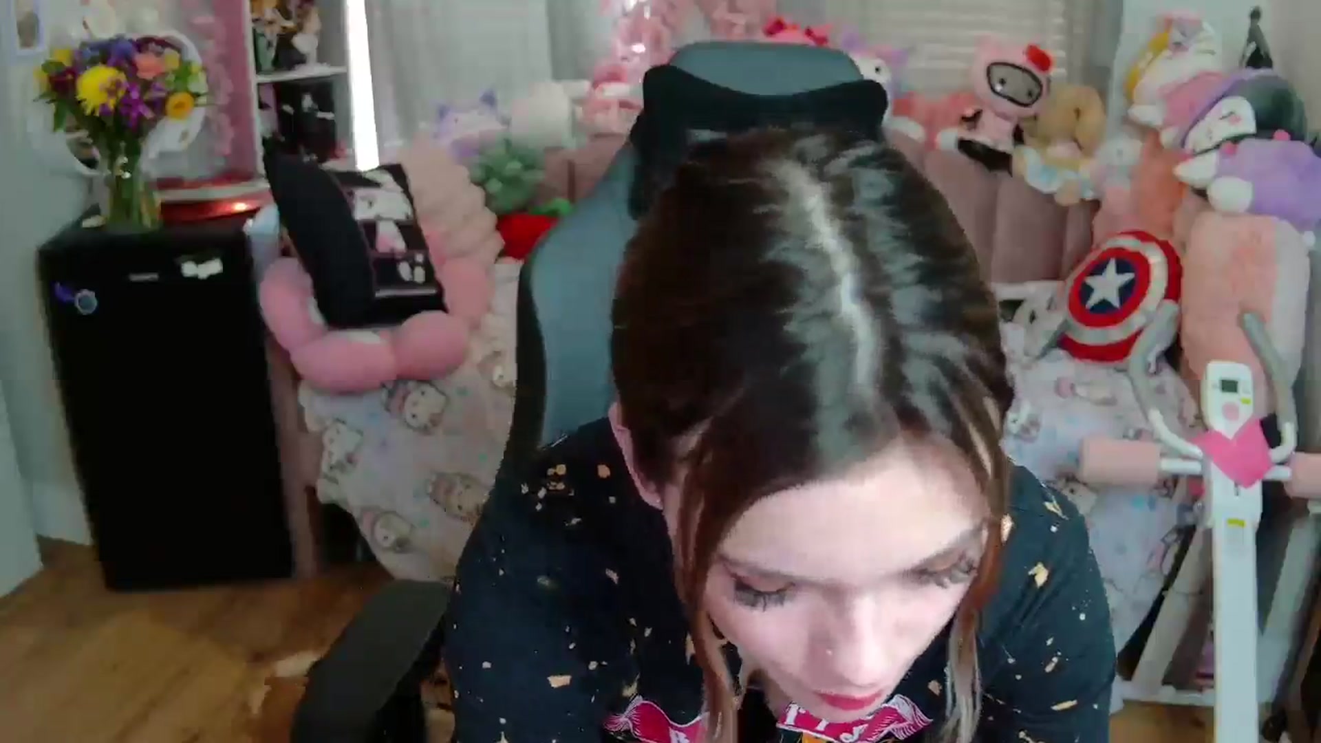 Gallery image thumbnail from Lil__Bunny's myfreecams stream on, 03/18/2025, 14:58 image 4 of 20