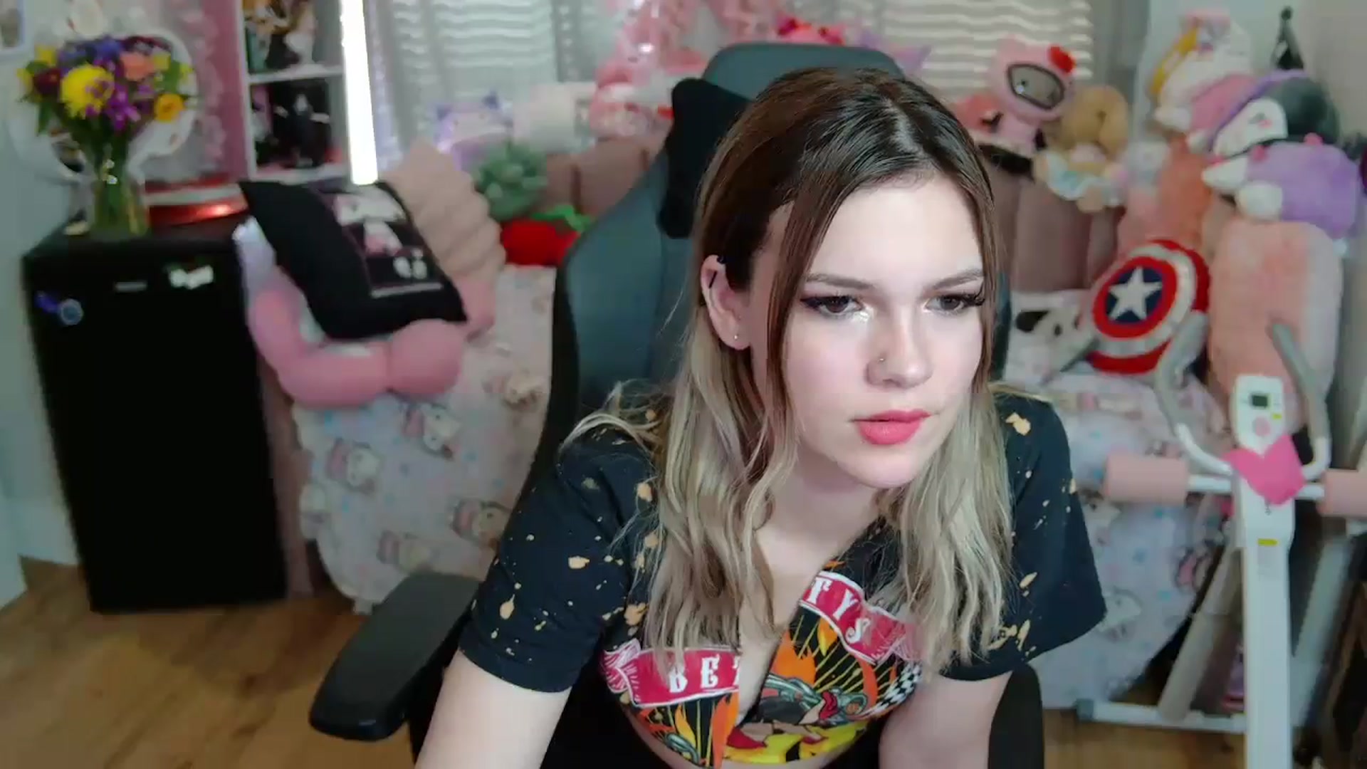 Gallery image thumbnail from Lil__Bunny's myfreecams stream on, 03/18/2025, 17:30 image 2 of 20