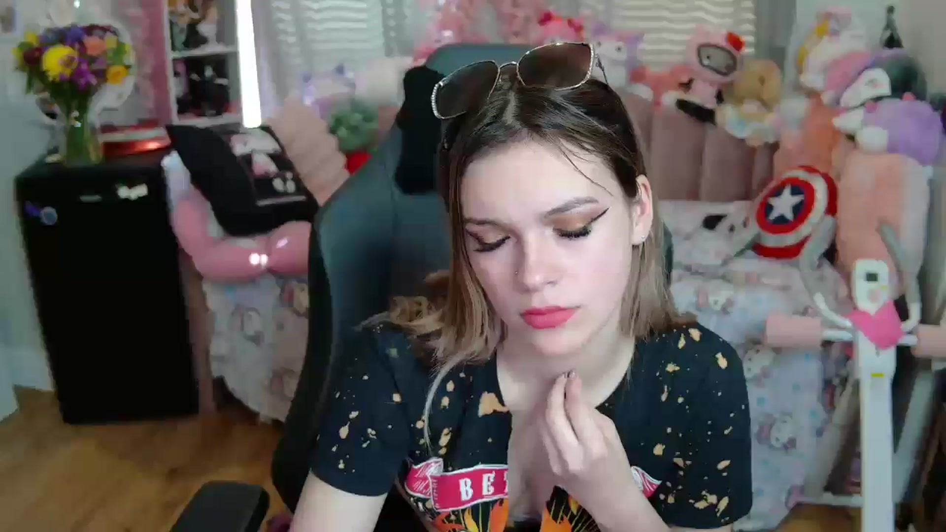 Gallery image thumbnail from Lil__Bunny's myfreecams stream on, 03/18/2025, 17:30 image 7 of 20