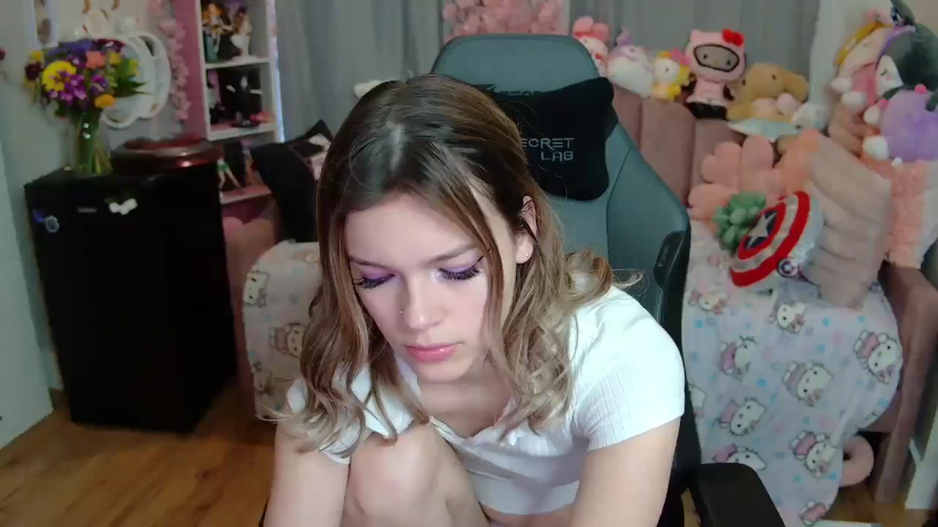 Gallery image thumbnail from Lil__Bunny's myfreecams stream on, 03/19/2025, 19:53 image 3 of 20