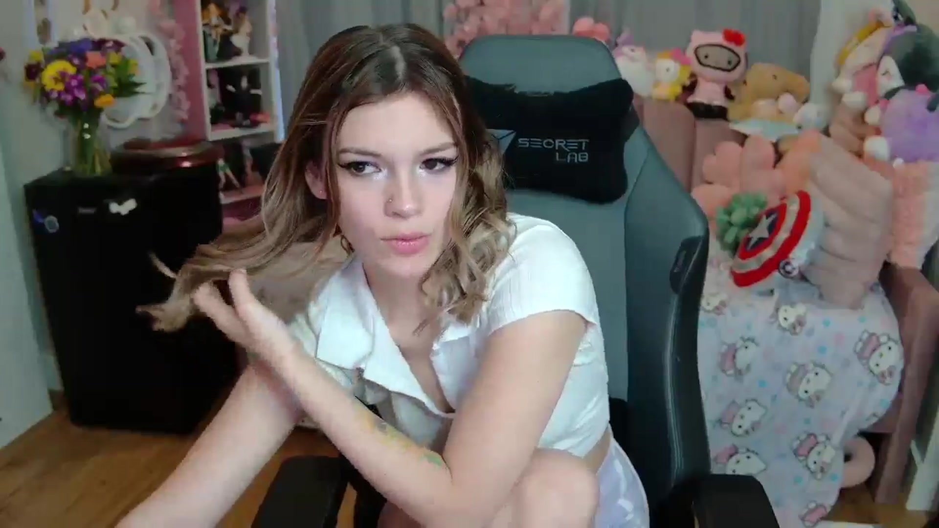 Gallery image thumbnail from Lil__Bunny's myfreecams stream on, 03/19/2025, 19:53 image 9 of 20