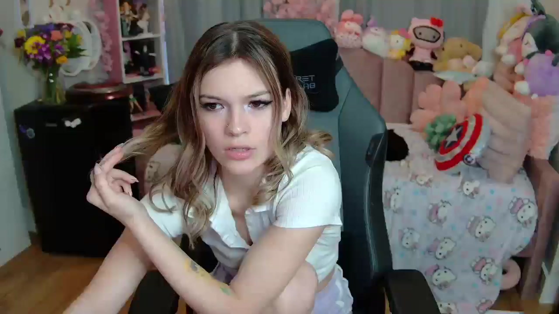 Gallery image thumbnail from Lil__Bunny's myfreecams stream on, 03/19/2025, 21:01 image 1 of 20