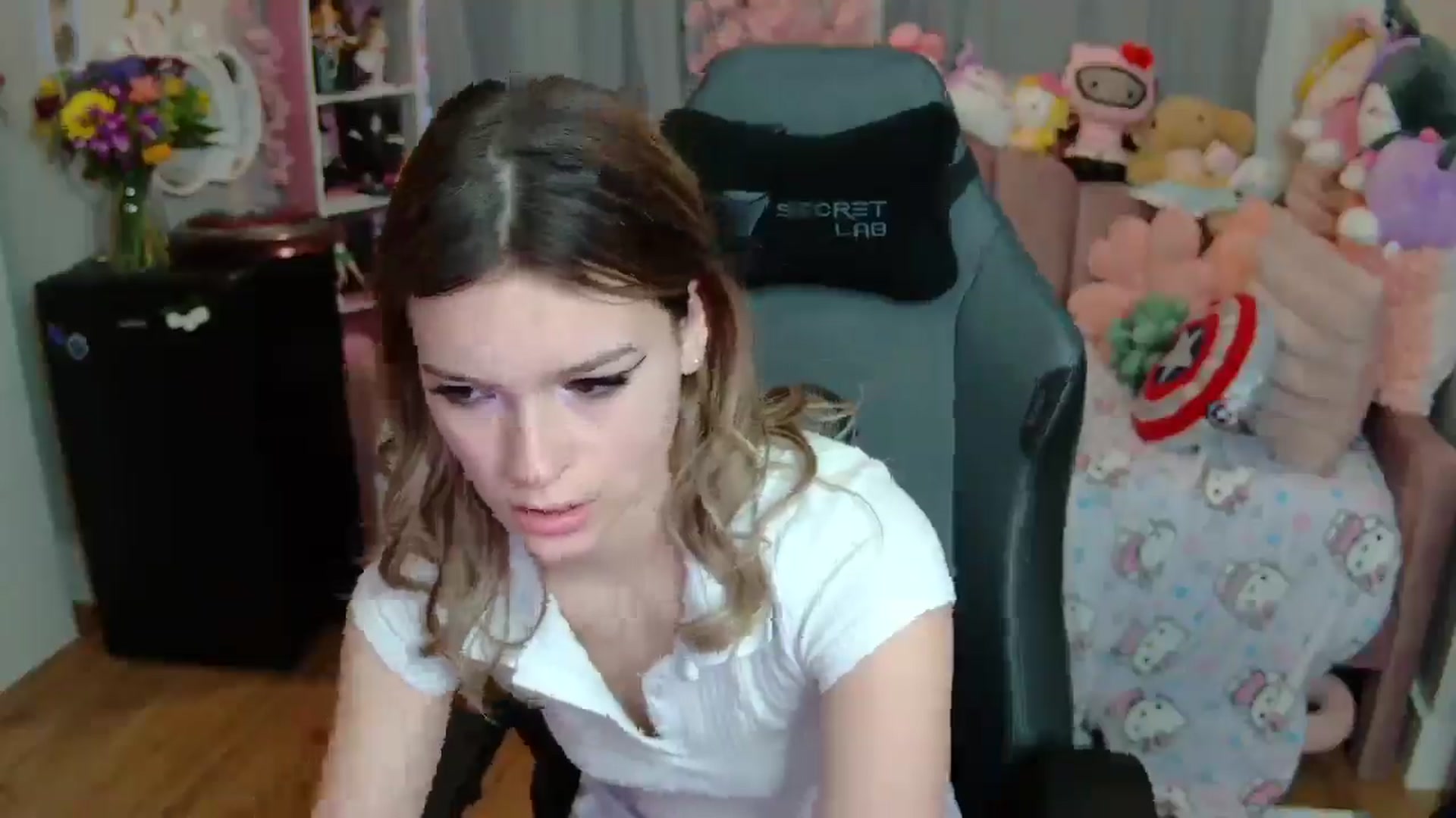 Gallery image thumbnail from Lil__Bunny's myfreecams stream on, 03/19/2025, 21:01 image 19 of 20