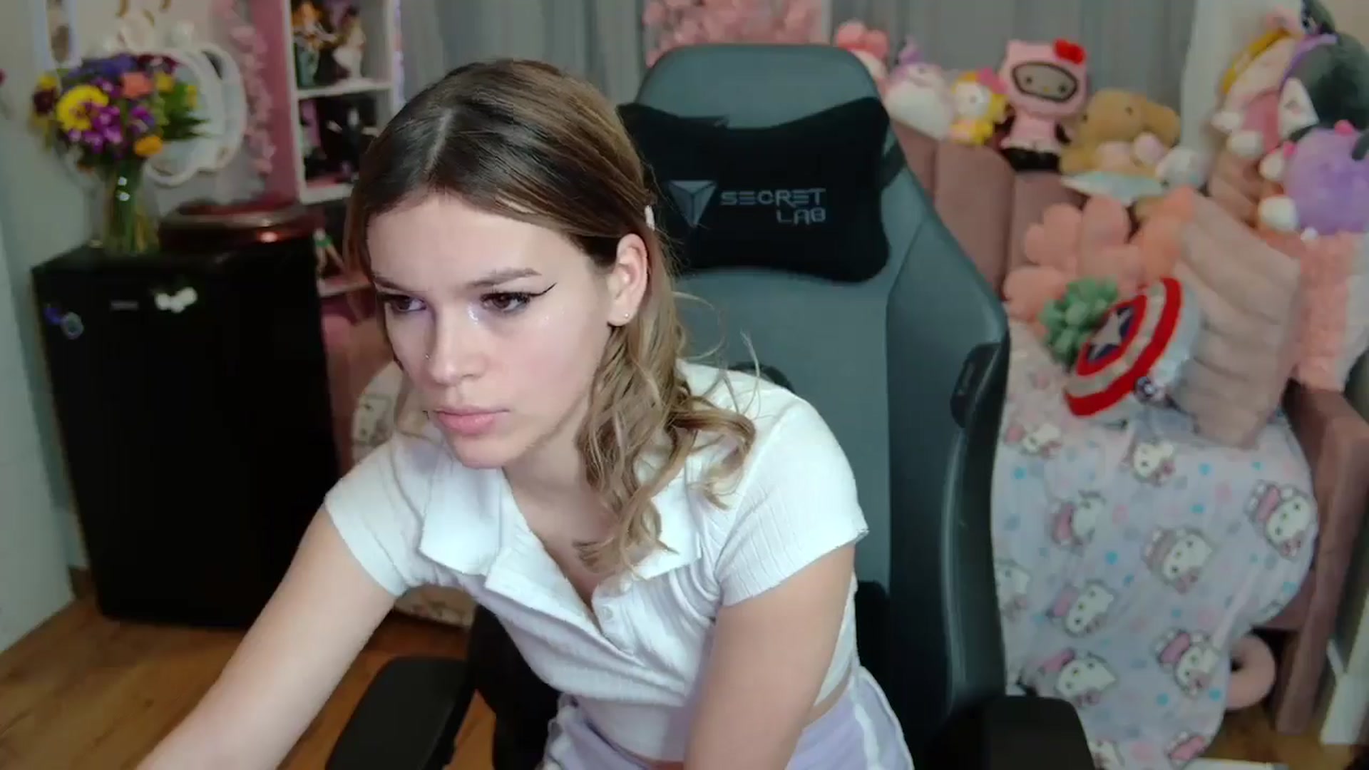 Gallery image thumbnail from Lil__Bunny's myfreecams stream on, 03/19/2025, 21:01 image 15 of 20