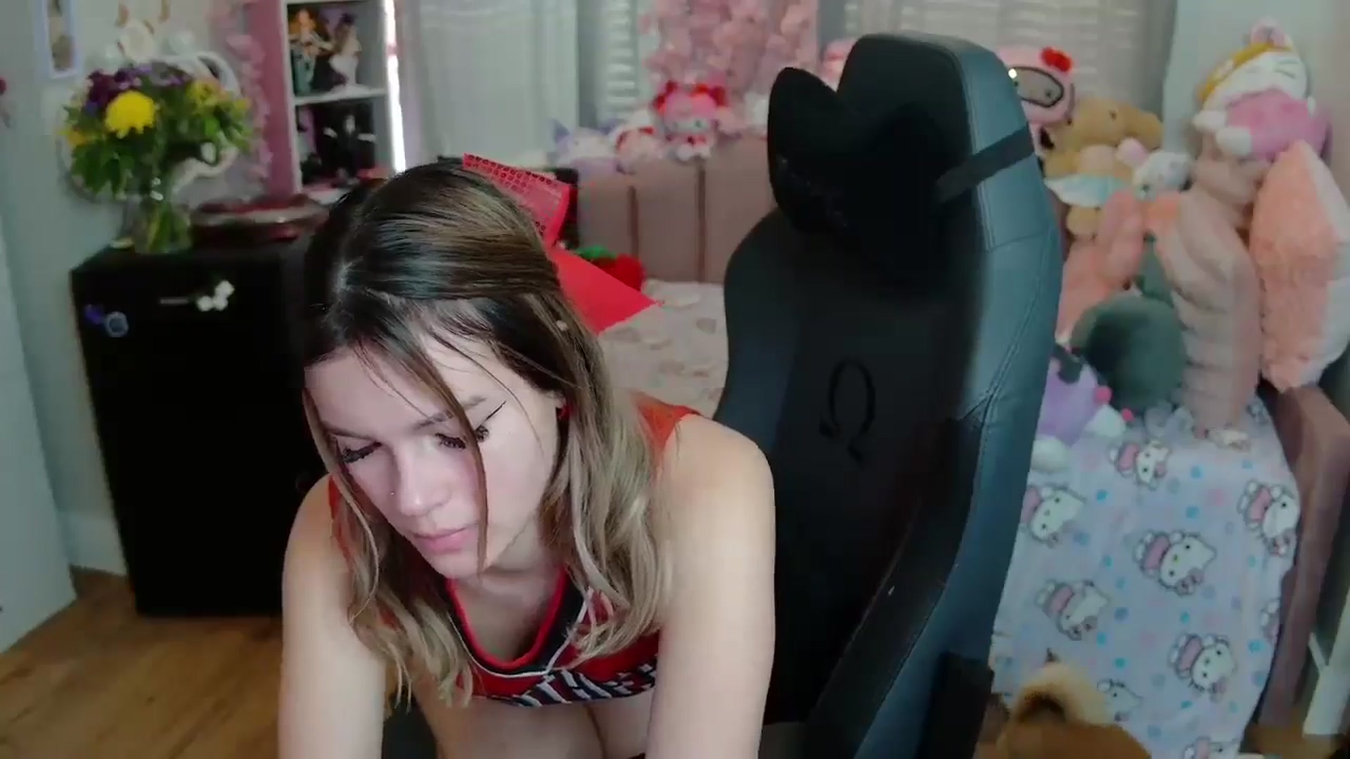 Gallery image thumbnail from Lil__Bunny's myfreecams stream on, 03/21/2025, 14:28 image 12 of 20