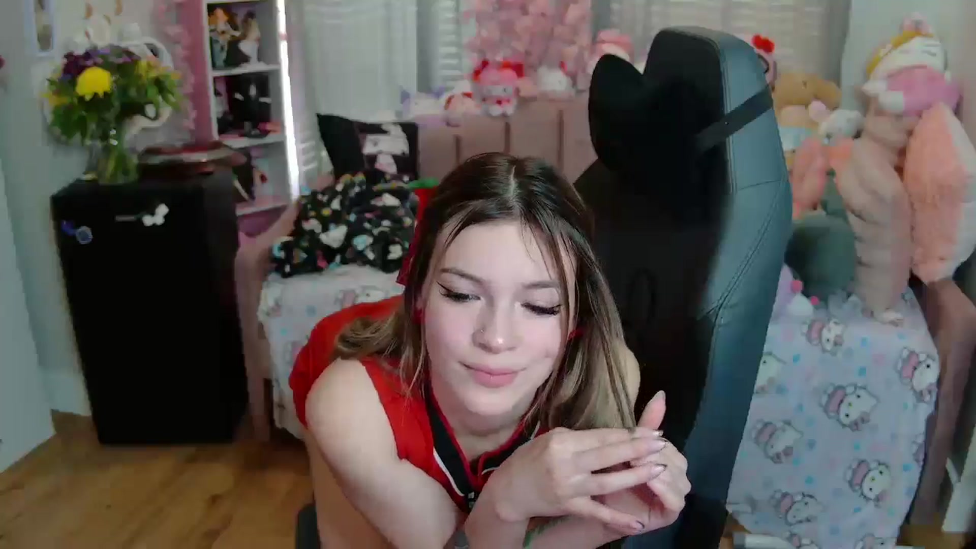 Gallery image thumbnail from Lil__Bunny's myfreecams stream on, 03/21/2025, 14:28 image 18 of 20