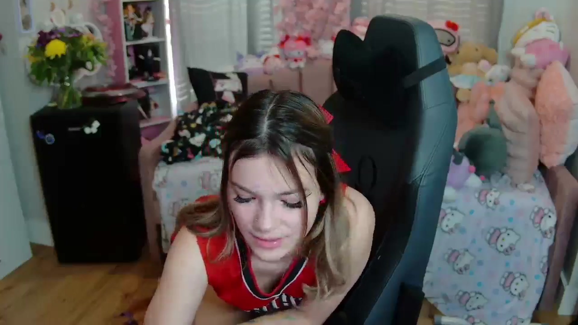 Gallery image thumbnail from Lil__Bunny's myfreecams stream on, 03/21/2025, 14:28 image 15 of 20