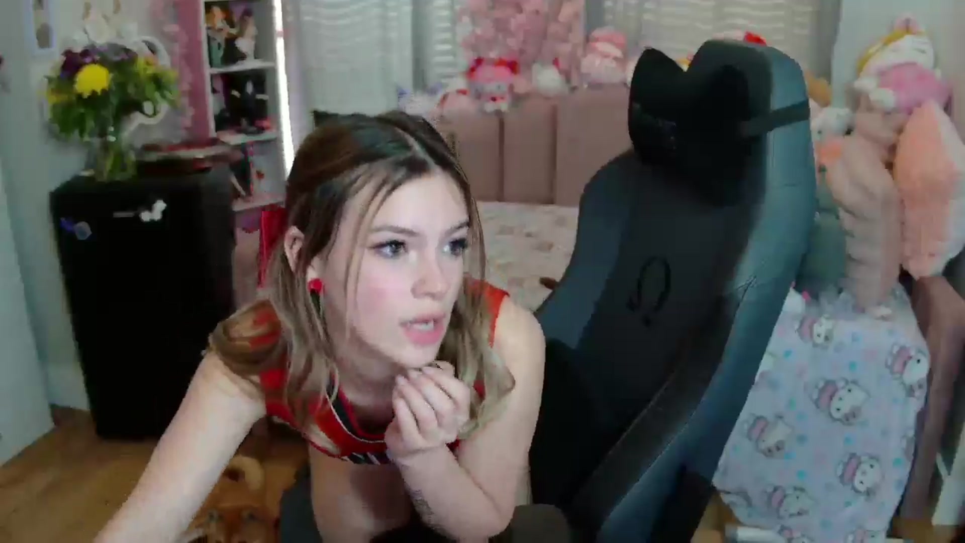 Gallery image thumbnail from Lil__Bunny's myfreecams stream on, 03/21/2025, 15:34 image 3 of 20