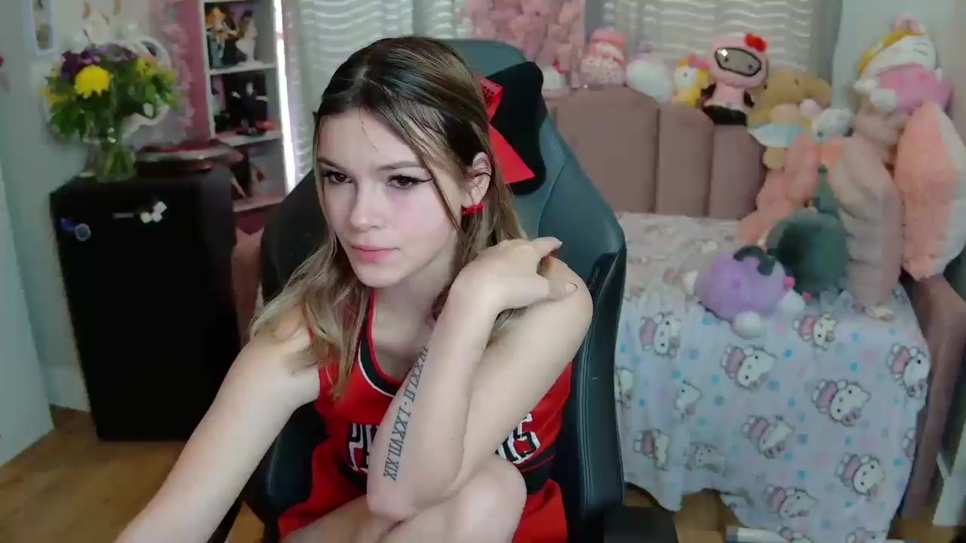 Gallery image thumbnail from Lil__Bunny's myfreecams stream on, 03/21/2025, 15:34 image 11 of 20