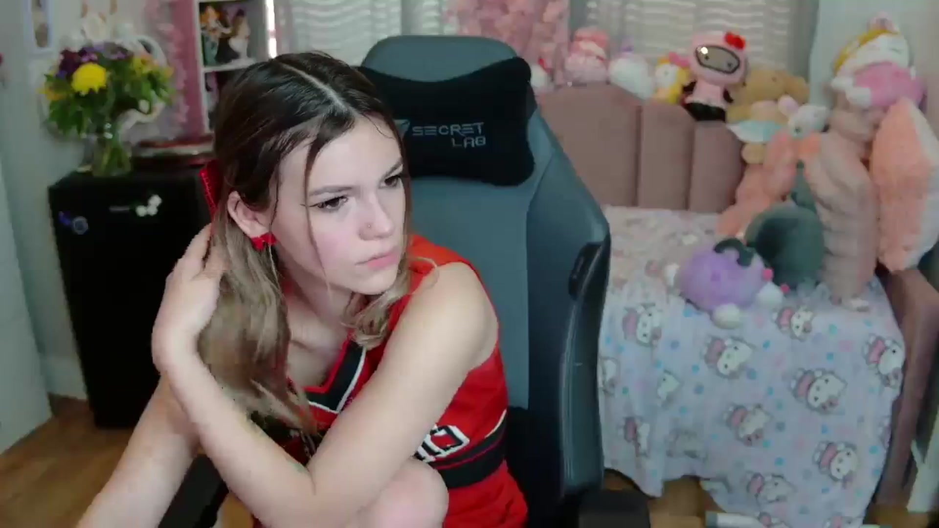 Gallery image thumbnail from Lil__Bunny's myfreecams stream on, 03/21/2025, 15:34 image 8 of 20