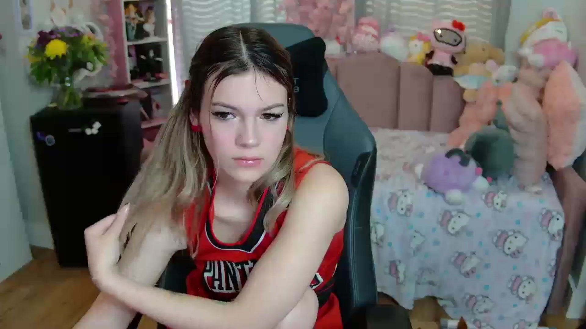 Gallery image thumbnail from Lil__Bunny's myfreecams stream on, 03/21/2025, 15:34 image 14 of 20