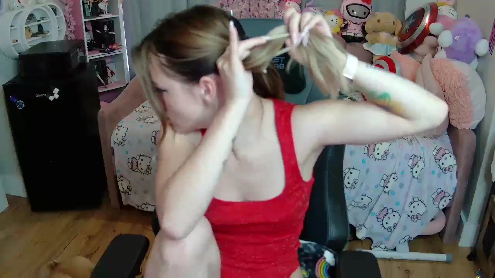 Gallery image thumbnail from Lil__Bunny's myfreecams stream on, 04/02/2025, 14:37 image 18 of 20