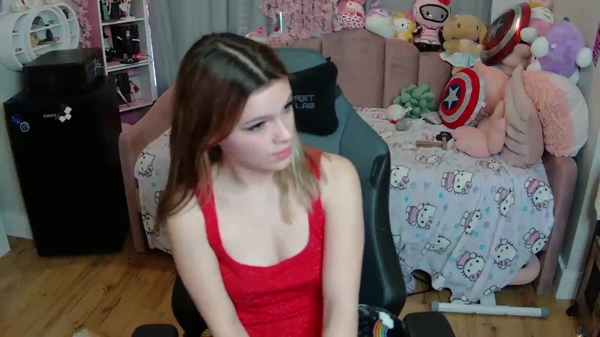 Gallery image thumbnail from Lil__Bunny's myfreecams stream on, 04/02/2025, 14:37 image 14 of 20