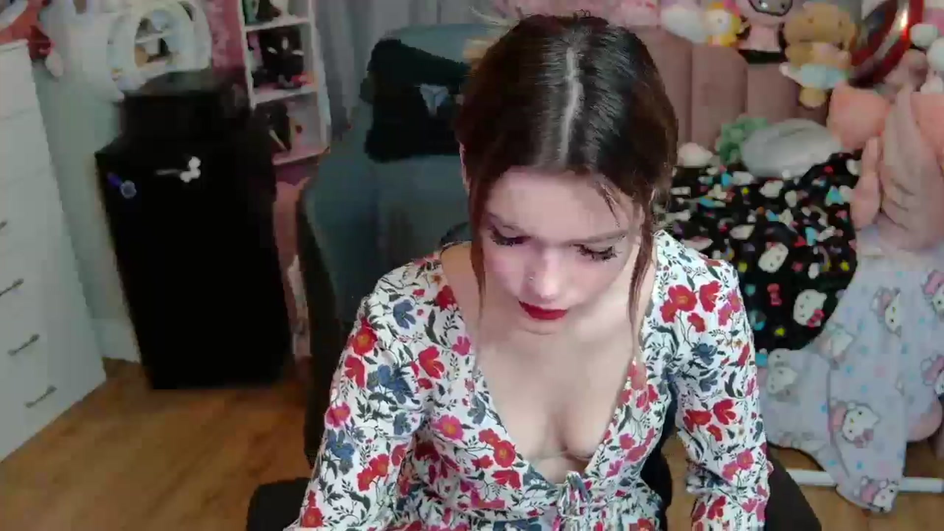 Gallery image thumbnail from Lil__Bunny's myfreecams stream on, 04/03/2025, 12:08 image 12 of 20