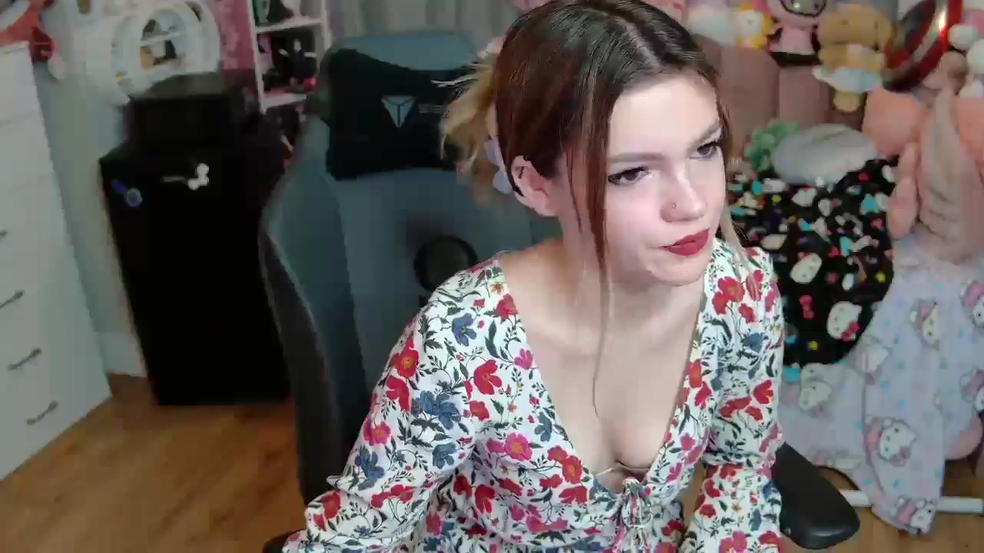 Gallery image thumbnail from Lil__Bunny's myfreecams stream on, 04/03/2025, 12:08 image 11 of 20