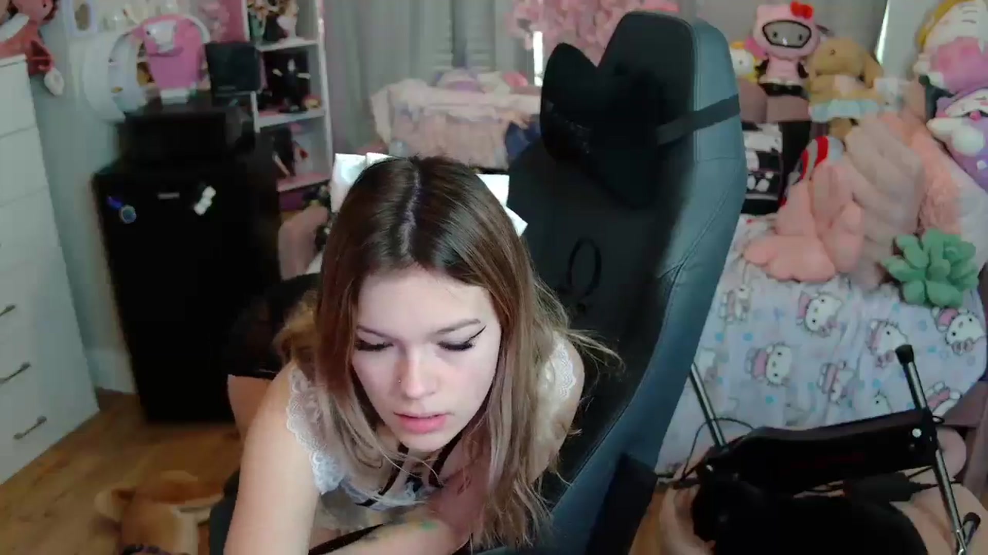 Gallery image thumbnail from Lil__Bunny's myfreecams stream on, 04/16/2025, 12:42 image 7 of 20