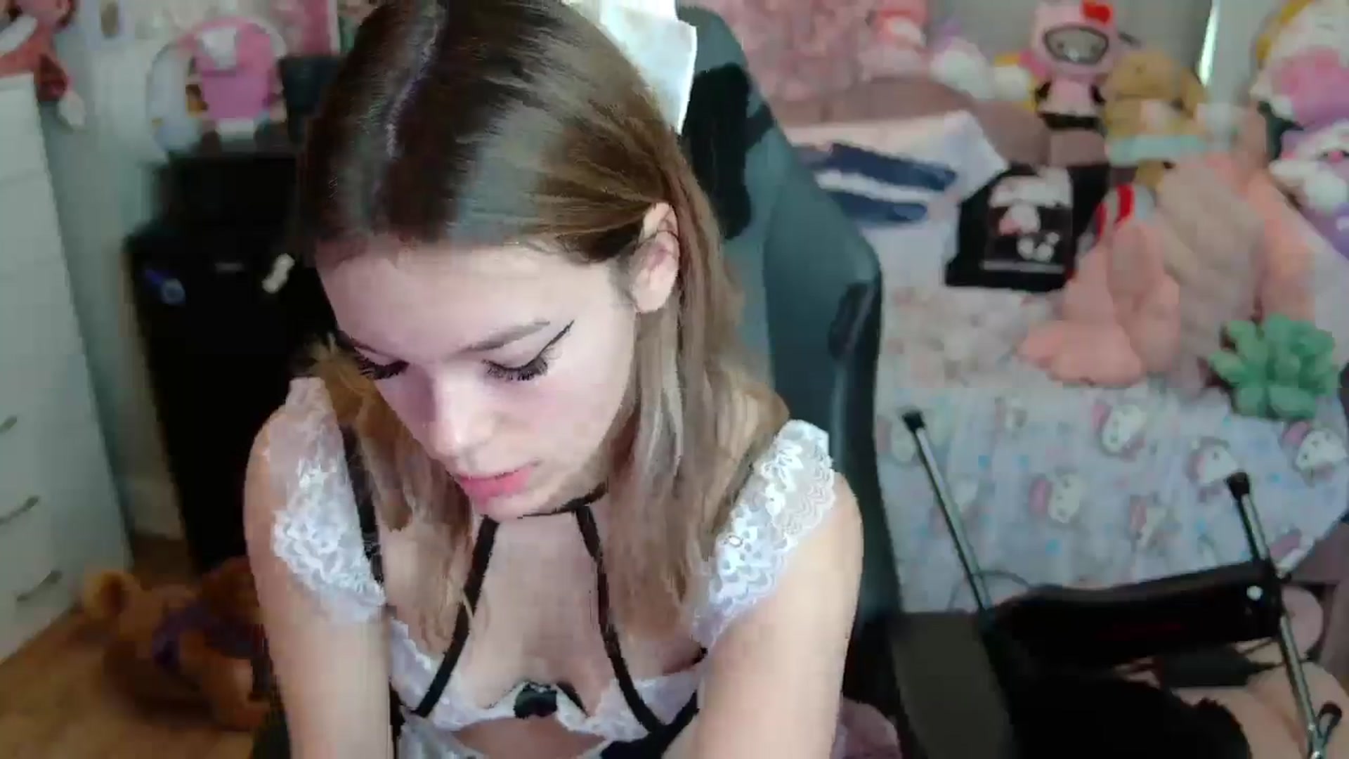 Gallery image thumbnail from Lil__Bunny's myfreecams stream on, 04/16/2025, 12:42 image 19 of 20