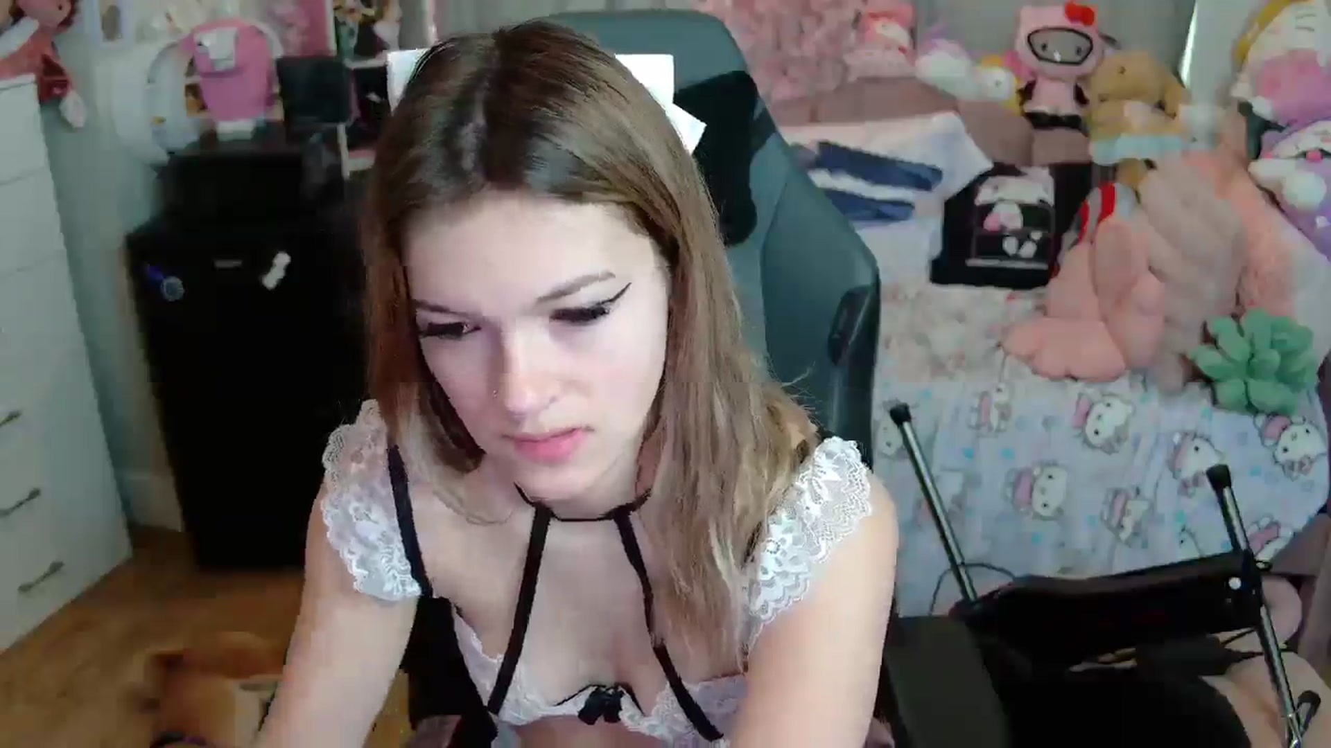 Gallery image thumbnail from Lil__Bunny's myfreecams stream on, 04/16/2025, 12:42 image 5 of 20
