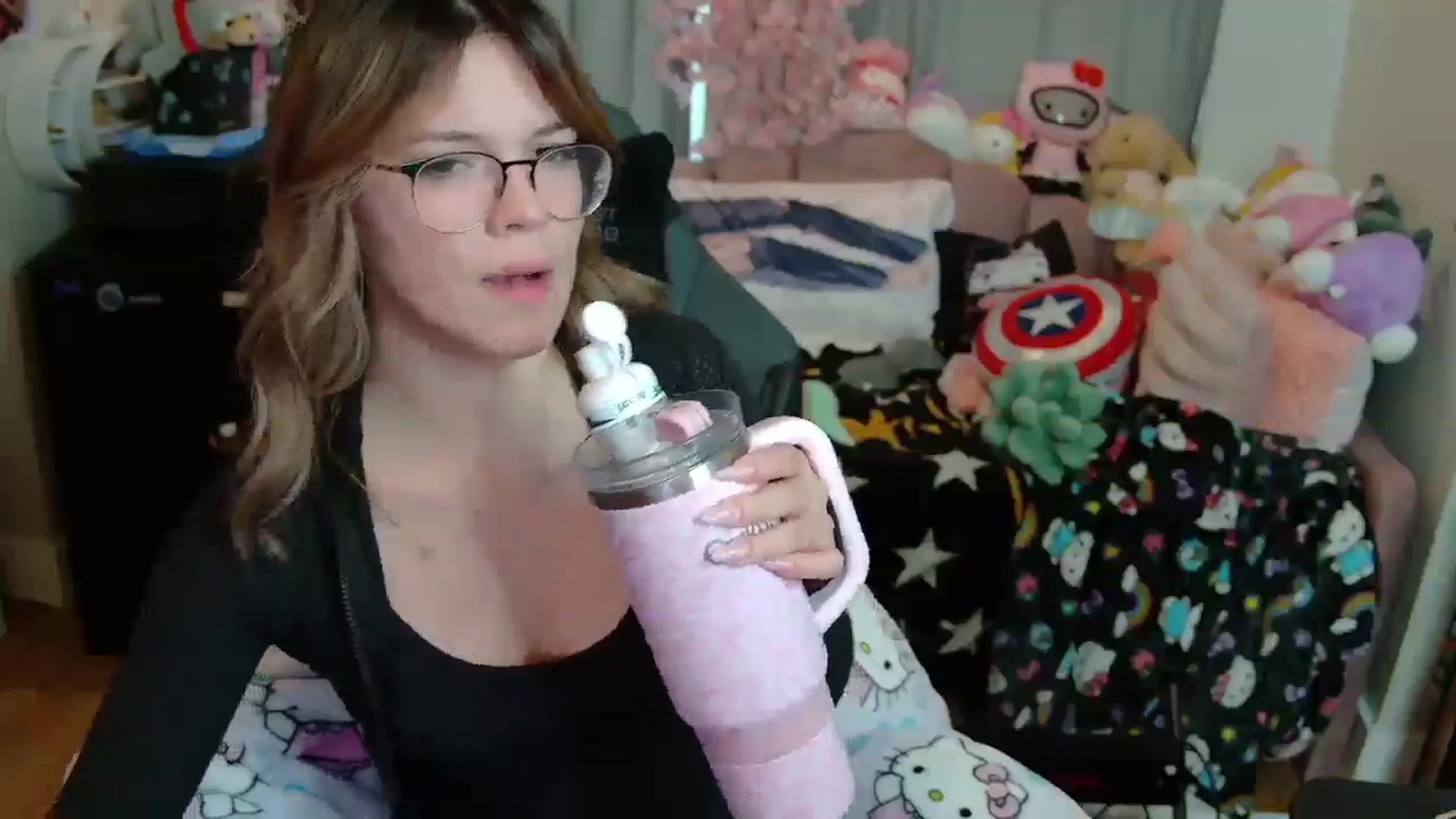 Gallery image thumbnail from Lil__Bunny's myfreecams stream on, 05/01/2025, 18:46 image 19 of 20