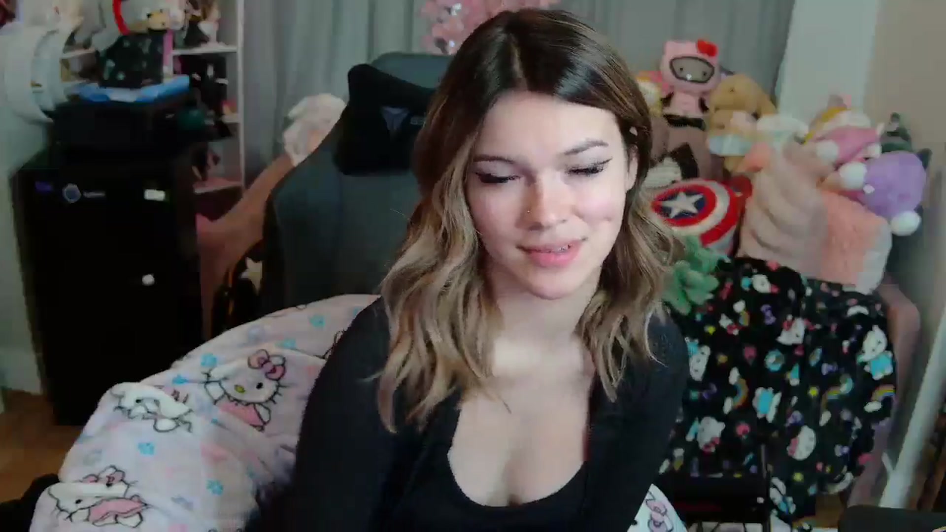 Gallery image thumbnail from Lil__Bunny's myfreecams stream on, 05/01/2025, 18:46 image 10 of 20