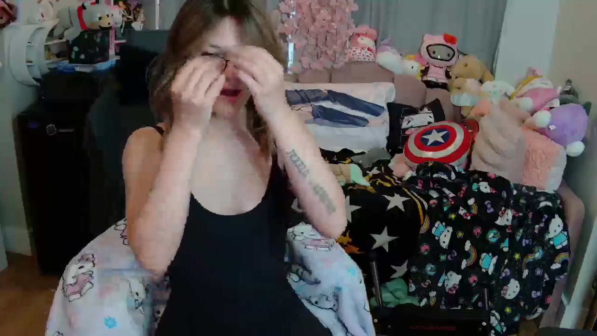 Gallery image thumbnail from Lil__Bunny's myfreecams stream on, 05/01/2025, 19:56 image 18 of 20