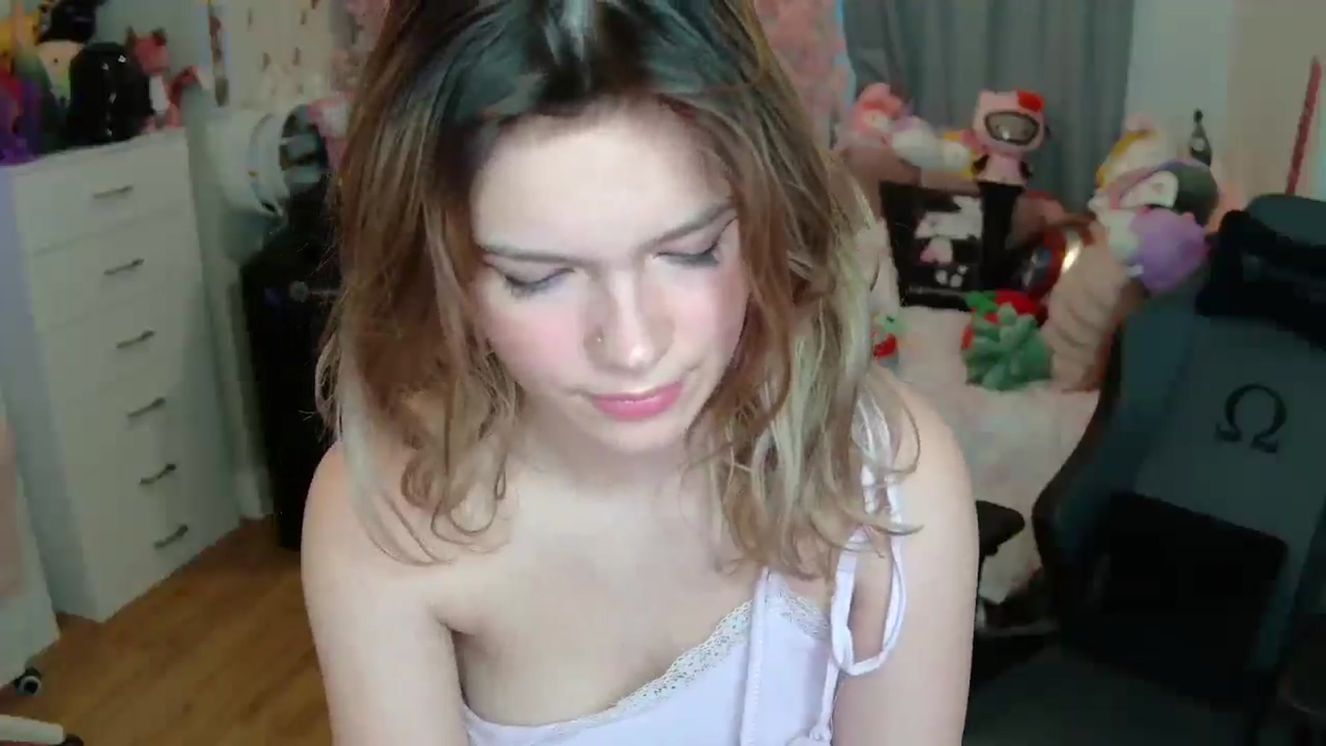 Gallery image thumbnail from Lil__Bunny's myfreecams stream on, 06/02/2025, 24:13 image 14 of 20