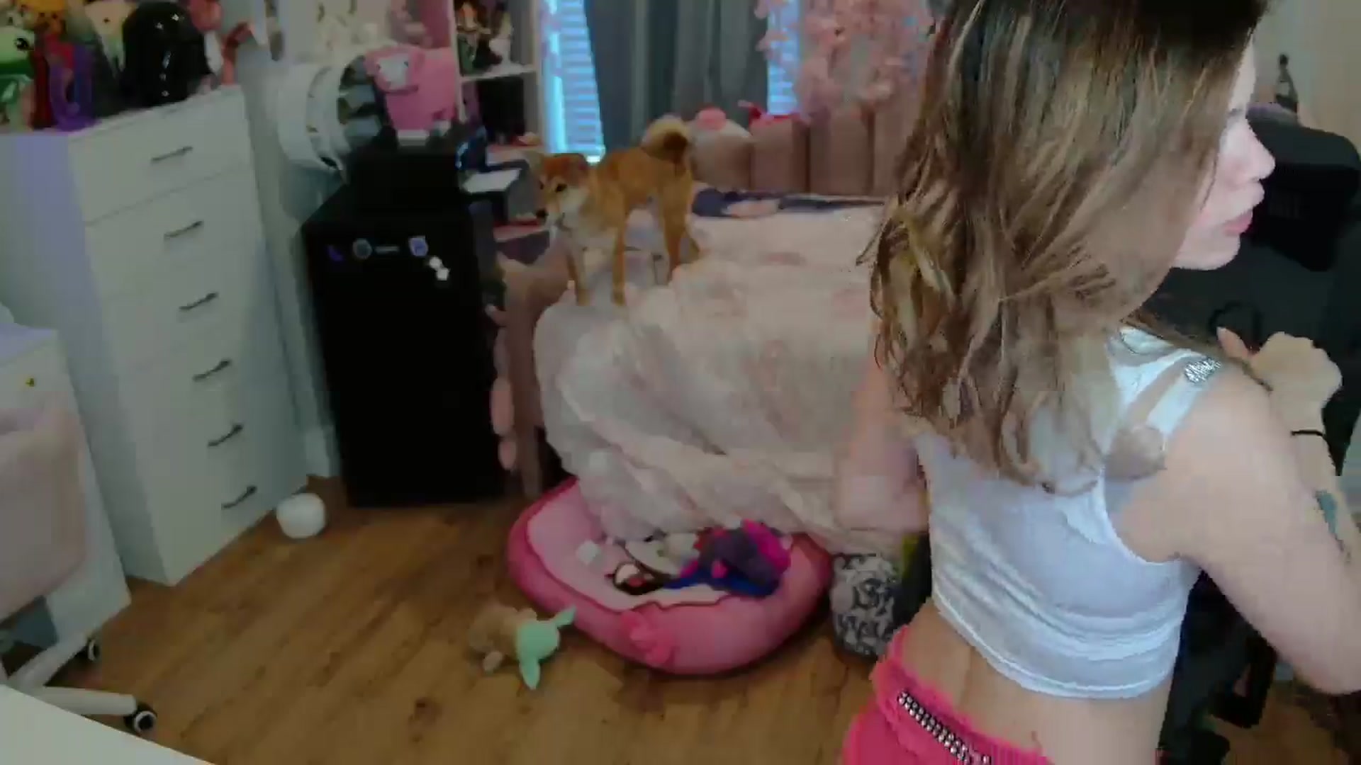 Gallery image thumbnail from Lil__Bunny's myfreecams stream on, 06/02/2025, 23:23 image 18 of 20