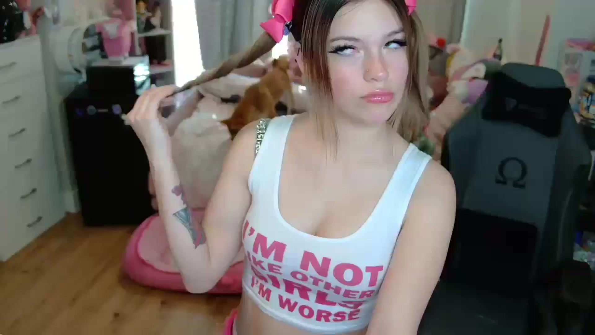 Gallery image thumbnail from Lil__Bunny's myfreecams stream on, 06/04/2025, 13:32 image 5 of 20