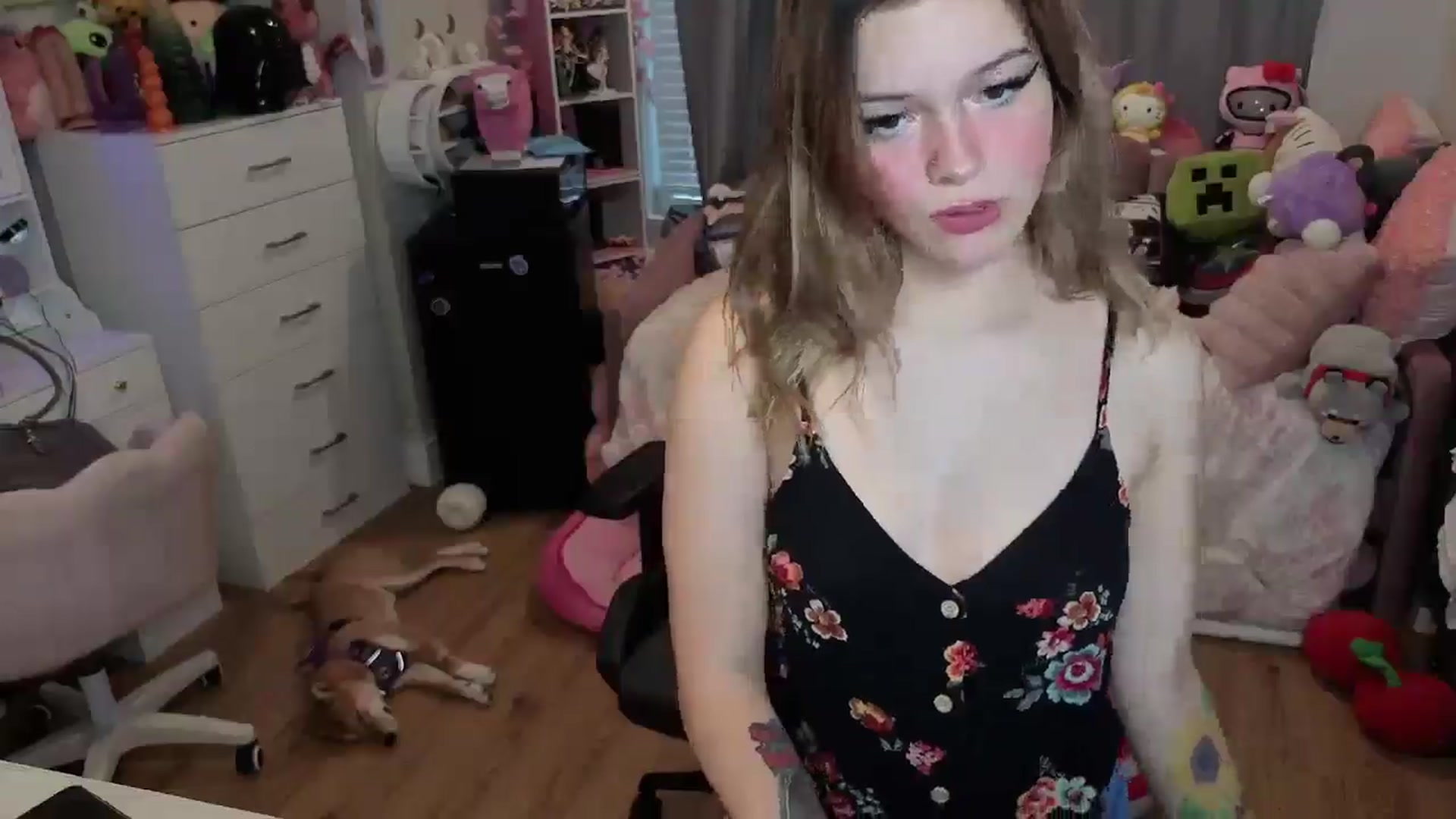 Gallery image thumbnail from Lil__Bunny's myfreecams stream on, 06/15/2025, 24:33 image 11 of 20