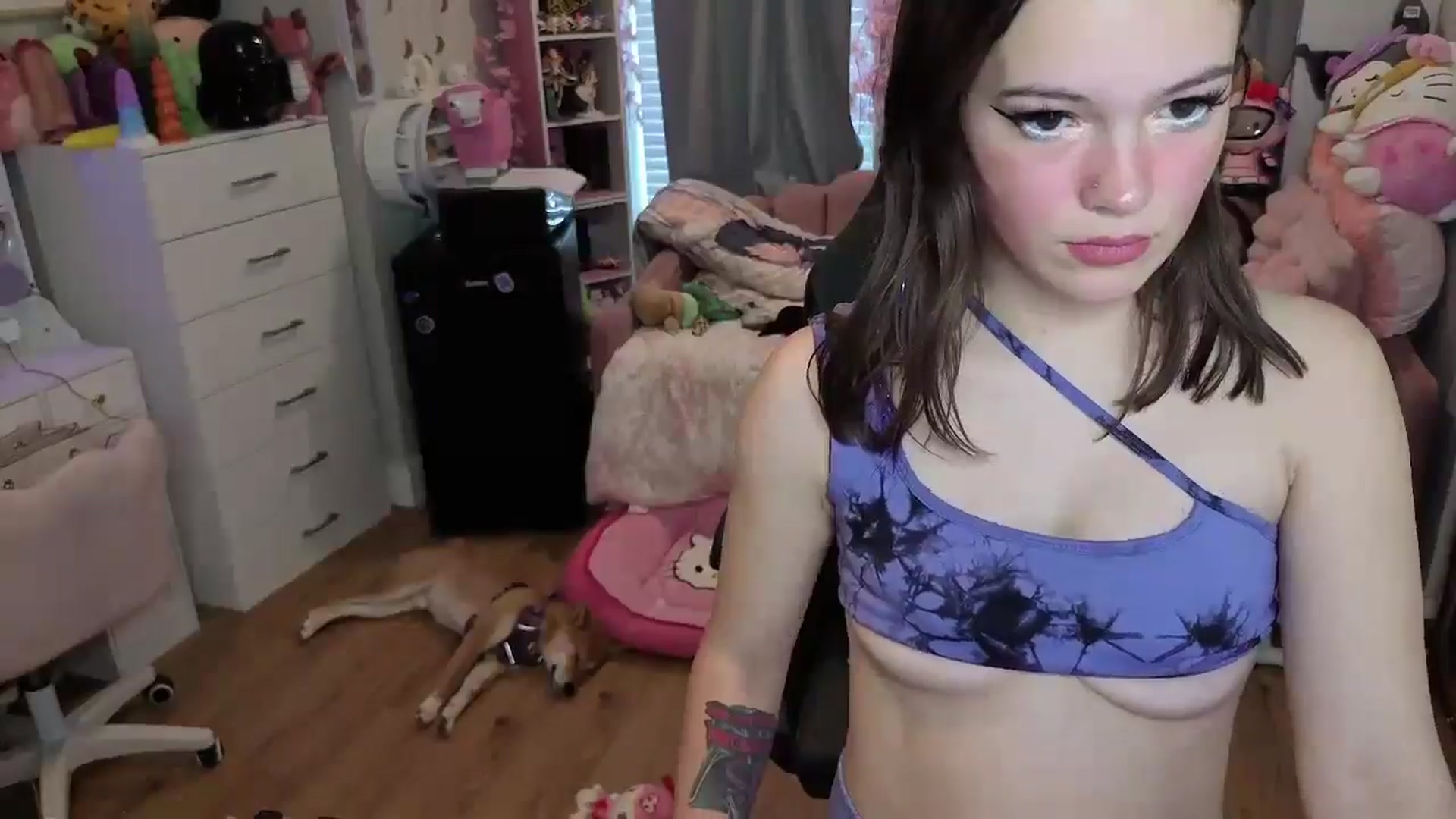 Gallery image thumbnail from Lil__Bunny's myfreecams stream on, 06/22/2025, 21:26 image 3 of 20