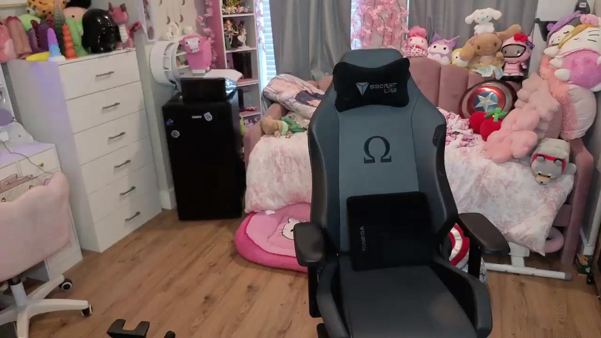 Gallery image thumbnail from Lil__Bunny's myfreecams stream on, 06/22/2025, 21:26 image 19 of 20